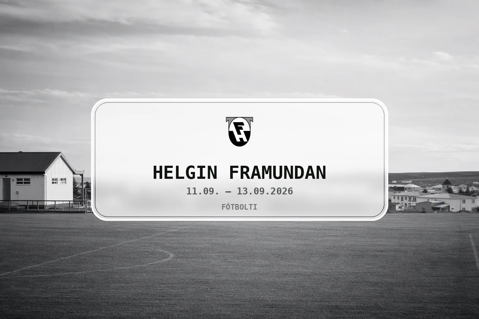 Kaplakrikavöllur í björtu og rólegu síðsumarsljósi í Hafnarfirði.
