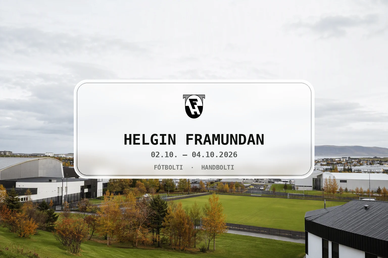 Björt haustsýn yfir íþróttasvæðið í Kaplakrika og Hafnarfjörð.